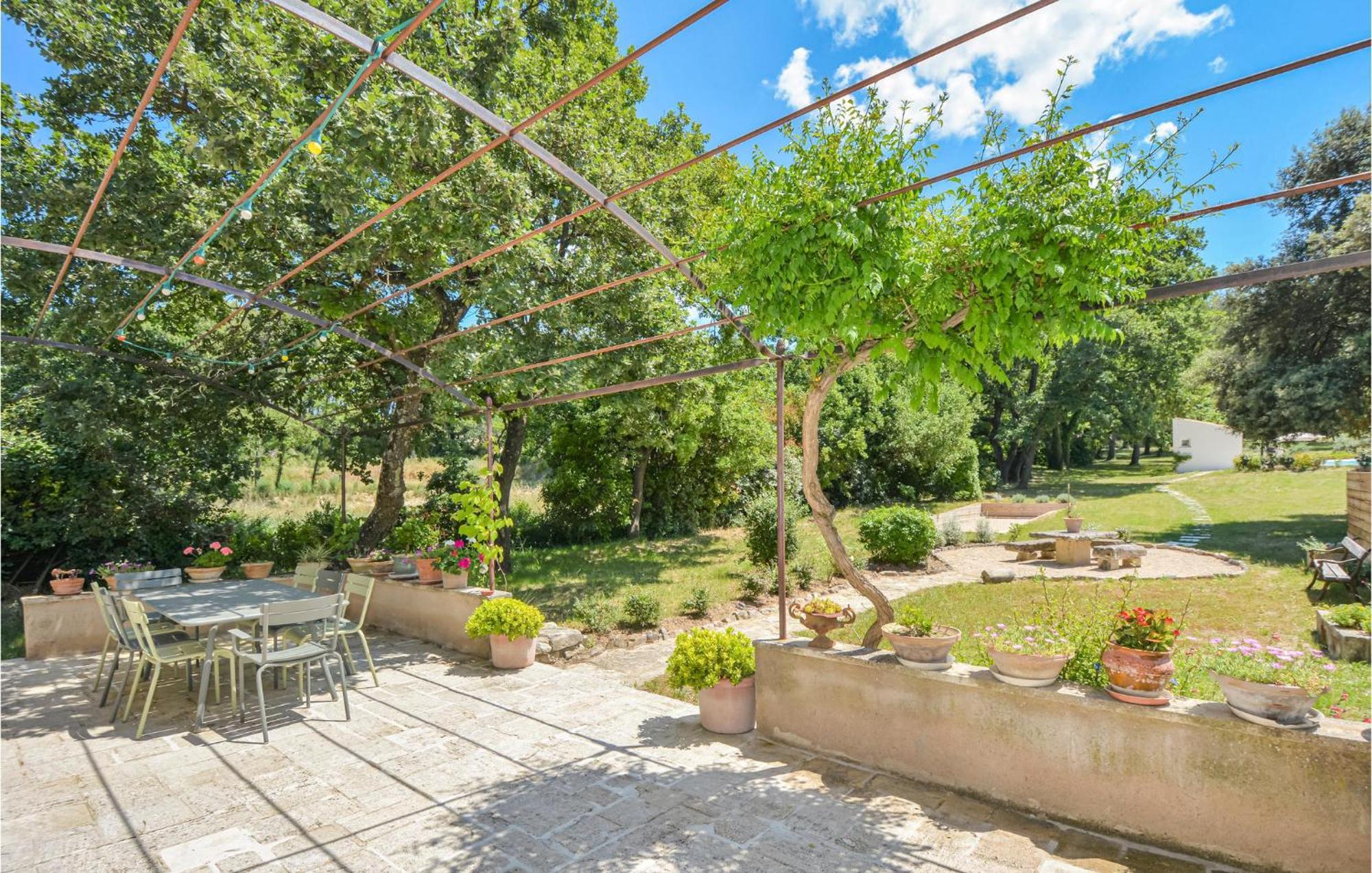 4 Bedroom Lovely Home In Saint-Rémy-de-Provence Εξωτερικό φωτογραφία